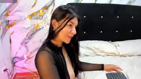 Snapshot of roxanaborns chatting on 07/16/26, 10:21 roxanaborns online show from 07/16/26, 10:21