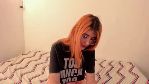 Snapshot of roxanajames__ chatting on 10/24/25, 05:20 roxy online show from 10/24/25, 05:20