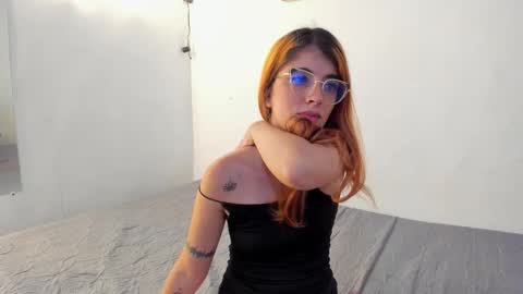 Snapshot of roxanajames__ chatting on 11/20/25, 05:12 roxy online show from 11/20/25, 05:12