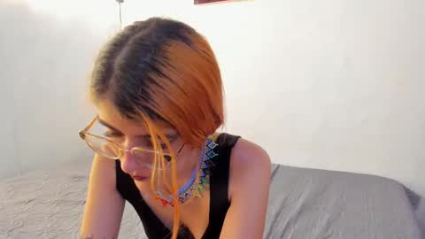 Snapshot of roxanajames__ chatting on 11/21/25, 04:16 roxy online show from 11/21/25, 04:16