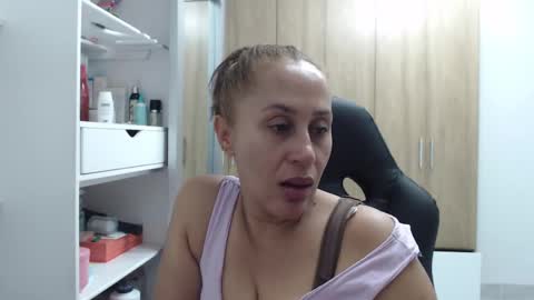 Roxana online show from 12/17/24, 01:50