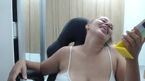 Roxana online show from 12/24/24, 11:22