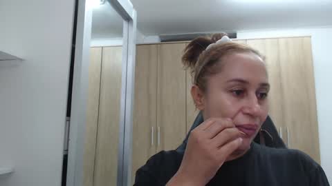 Roxana online show from 01/01/25, 04:50