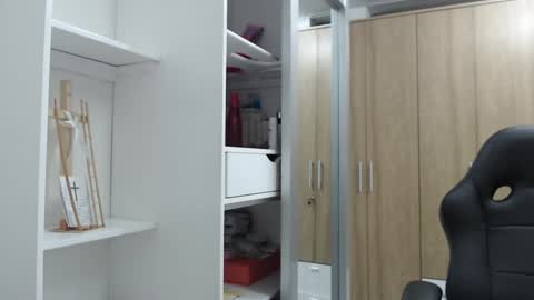 Roxana online show from 01/01/25, 11:40