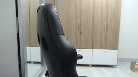 Roxana online show from 01/25/25, 03:09