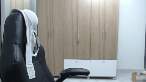 Roxana online show from 01/31/25, 01:01