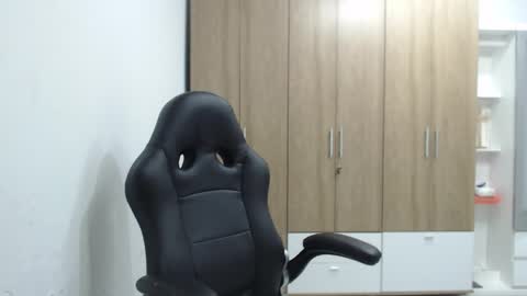 Roxana online show from 04/29/26, 12:27