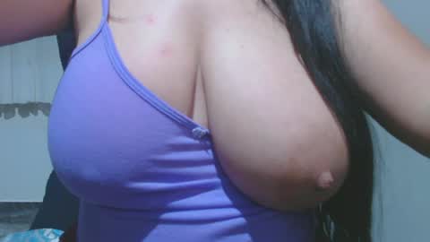 Snapshot of roxanbahottt chatting on 07/01/26, 11:59 roxxy online show from 07/01/26, 11:59