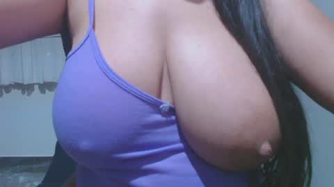 Snapshot of roxanbahottt chatting on 07/15/26, 10:37 roxxy online show from 07/15/26, 10:37