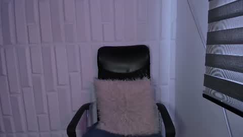 roxanebrown online show from 06/17/26, 07:26