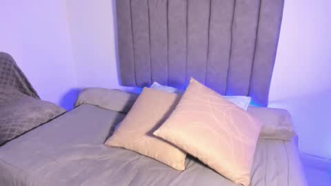 Roxane online show from 11/23/25, 06:46