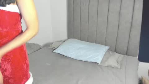 Roxane online show from 11/27/25, 11:34