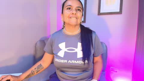 Snapshot of roxanna_moore2 chatting on 05/28/26, 05:27 Roxanna online show from 05/28/26, 05:27