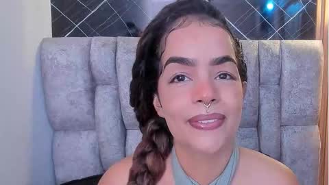 Roxanna online show from 09/30/25, 12:32