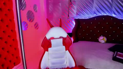 roxanne_han online show from 06/12/26, 12:26
