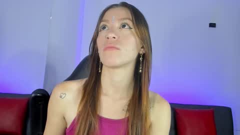 Snapshot of roxanne_jones1 chatting on 01/07/26, 07:49 roxanne online show from 01/07/26, 07:49