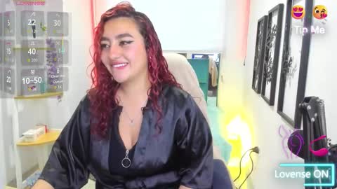 Snapshot of roxanne_morelli chatting on 11/18/25, 11:58 roxanne online show from 11/18/25, 11:58