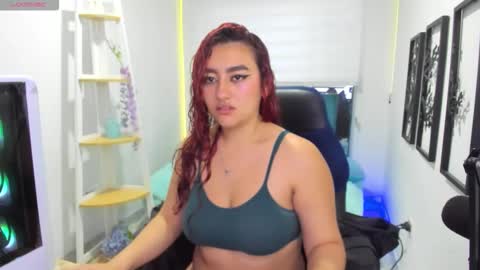 Snapshot of roxanne_morelli chatting on 11/19/25, 11:10 roxanne online show from 11/19/25, 11:10