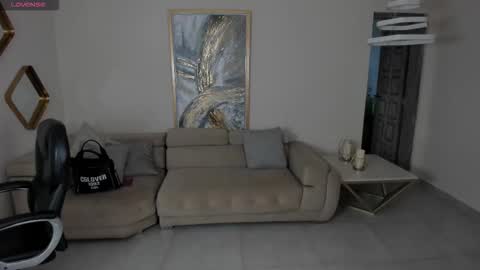 Snapshot of roxannehill_ chatting on 11/20/25, 11:54 Roxanne Hill online show from 11/20/25, 11:54