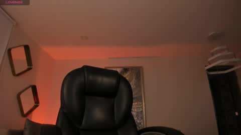 Snapshot of roxannehill_ chatting on 02/28/26, 11:44 Roxanne Hill online show from 02/28/26, 11:44