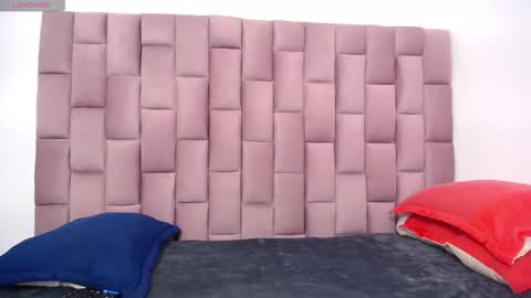 Snapshot of roxannehott chatting on 10/22/25, 10:20 ross brown online show from 10/22/25, 10:20