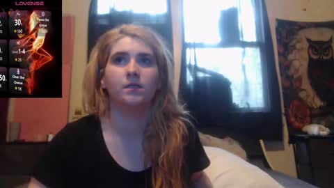 Snapshot of roxanneroulette chatting on 09/22/25, 07:27 Silver online show from 09/22/25, 07:27