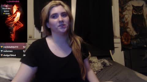 Snapshot of roxanneroulette chatting on 09/26/25, 03:10 Silver online show from 09/26/25, 03:10