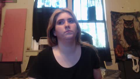 Snapshot of roxanneroulette chatting on 09/27/25, 04:01 Silver online show from 09/27/25, 04:01