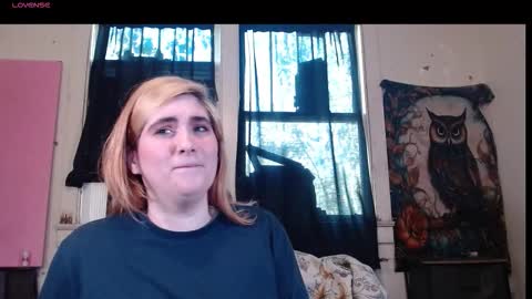 Snapshot of roxanneroulette chatting on 10/10/25, 04:06 Silver online show from 10/10/25, 04:06