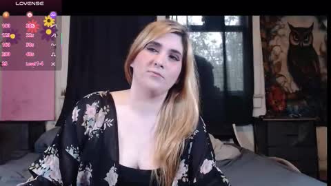 Snapshot of roxanneroulette chatting on 10/29/25, 09:16 Silver online show from 10/29/25, 09:16