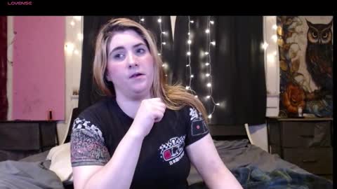 Snapshot of roxanneroulette chatting on 11/06/25, 01:06 Silver online show from 11/06/25, 01:06