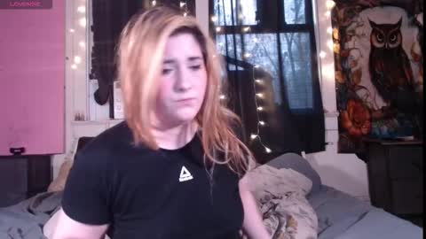 Snapshot of roxanneroulette chatting on 11/21/25, 11:03 Silver online show from 11/21/25, 11:03