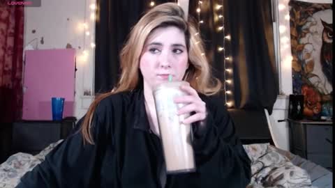 Snapshot of roxanneroulette chatting on 12/15/25, 03:55 Silver online show from 12/15/25, 03:55