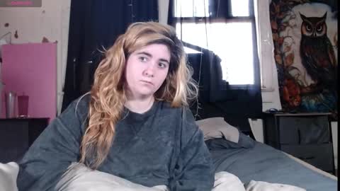 Snapshot of roxanneroulette chatting on 01/11/26, 06:57 Silver online show from 01/11/26, 06:57