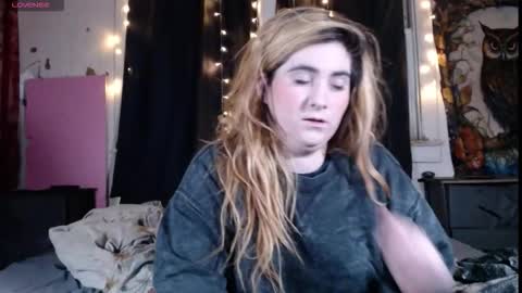 Snapshot of roxanneroulette chatting on 01/18/26, 06:28 Silver online show from 01/18/26, 06:28