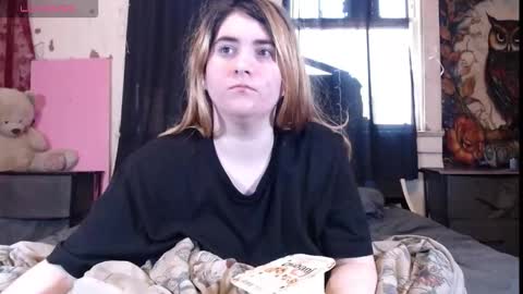 Snapshot of roxanneroulette chatting on 02/13/26, 04:58 Silver online show from 02/13/26, 04:58