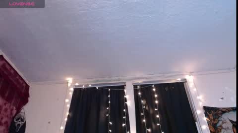 Snapshot of roxanneroulette chatting on 03/04/26, 06:19 Silver online show from 03/04/26, 06:19