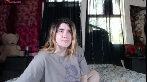 Snapshot of roxanneroulette chatting on 04/07/26, 05:02 Silver online show from 04/07/26, 05:02