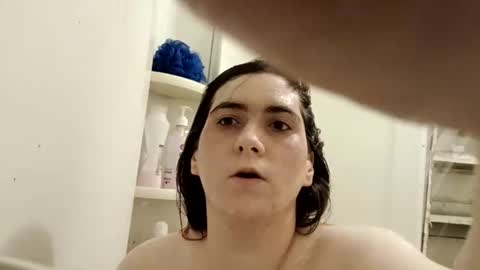 Snapshot of roxanneroulette chatting on 04/11/26, 03:55 Silver online show from 04/11/26, 03:55