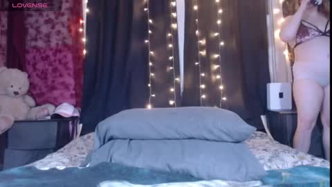 Snapshot of roxanneroulette chatting on 04/21/26, 01:29 Silver online show from 04/21/26, 01:29