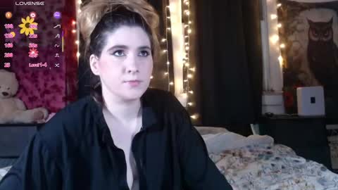 Snapshot of roxanneroulette chatting on 05/02/26, 03:22 Silver online show from 05/02/26, 03:22