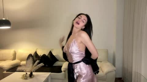 Snapshot of roxellesilvara chatting on 04/08/26, 09:37 Roxy online show from 04/08/26, 09:37