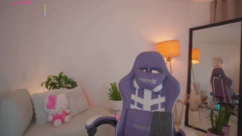  R O X I E  online show from 07/04/26, 02:29