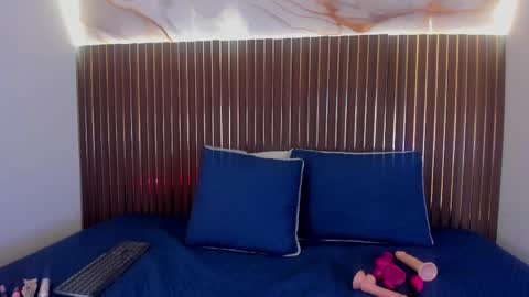 Roxie  online show from 09/16/25, 11:44