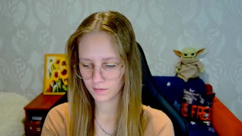 roxie_shy online show from 09/11/25, 07:41