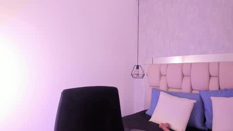 Roxie  online show from 01/23/25, 02:02