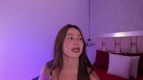 Roxie  online show from 03/08/25, 07:42