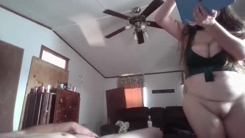 Snapshot of roxiebcali chatting on 09/17/25, 07:48 Roxybcali online show from 09/17/25, 07:48