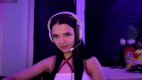 Snapshot of roxiepiurkowski chatting on 12/03/25, 03:21 Hana online show from 12/03/25, 03:21