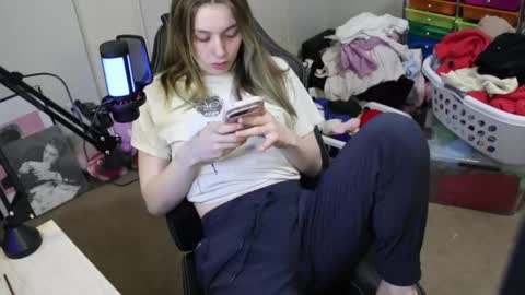 roxie online show from 11/09/25, 05:22